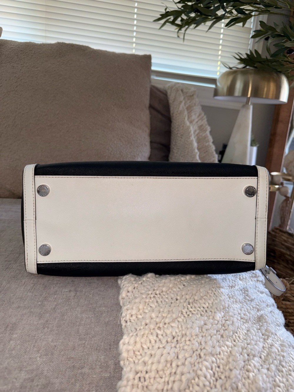 Michael Kors Large Selma white & Black crossbody Satchel Bag Silver Hardware - Picture 6 of 11